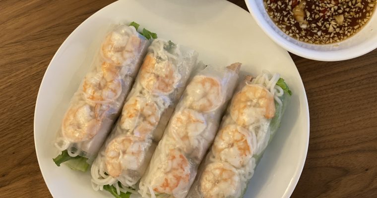 Vietnamese Spring Rolls with Shrimp and Pork and Peanut Sauce + Fish Sauce (Goi Cuon Tom Thit)